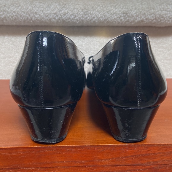 salvatore ferragamo low heel pumps - Picture 6 of 16